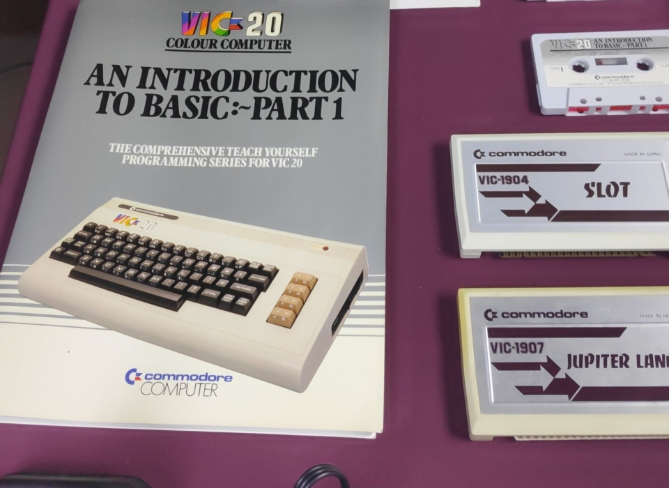 Commodore Vic 20 Ram Rom Exp Games Joystick