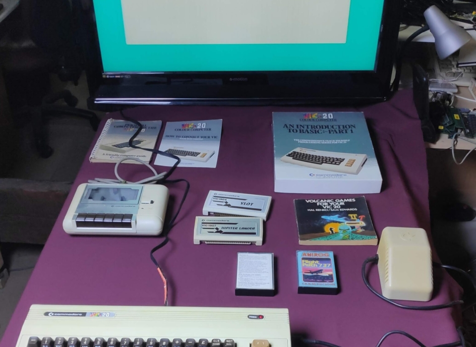 Commodore Vic 20 Ram Rom Exp Games Joystick