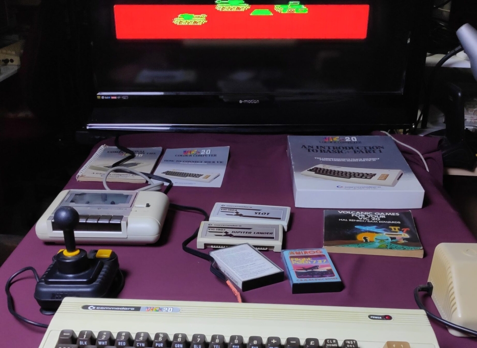 Commodore Vic 20 Ram Rom Exp Games Joystick